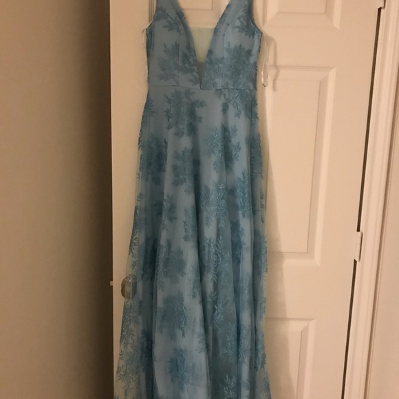 Dress - Picture 2 of 4